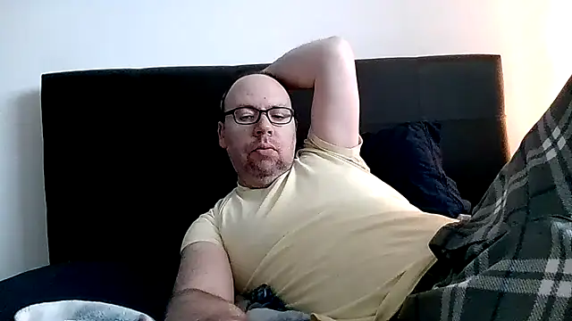 Snapshot of sbeast69 chatting on 11.29.25 sbeast69 online show from 11.29.25