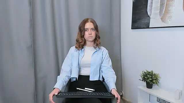 EttaGeremia online show from 11.17.25