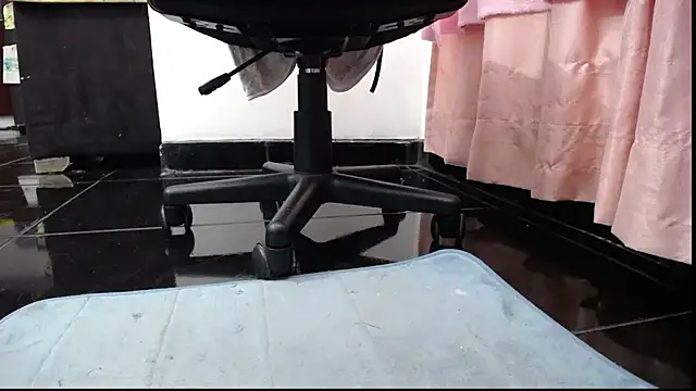 Snapshot of sasha_sexy1 chatting on 04.12.26 sasha sexy1 online show from 04.12.26