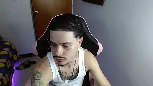 Snapshot of Deymon_420 chatting on 12.04.25 Deymon 420 online show from 12.04.25