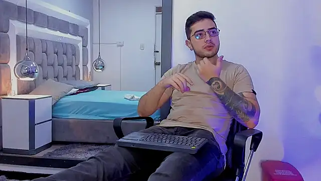 Ethan Greys online show from 12.19.25