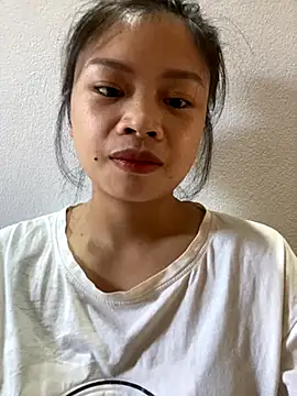 Snapshot of sara-xx chatting on 11.26.25 sara-xx online show from 11.26.25