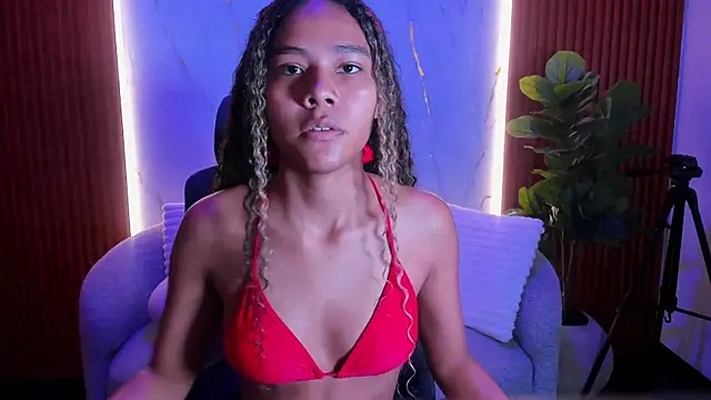 Snapshot of zendayavg chatting on 11.20.25 zendayavg online show from 11.20.25