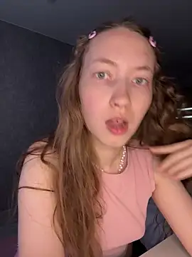 Snapshot of Holy_Poly chatting on 02.05.26 Holy Poly online show from 02.05.26