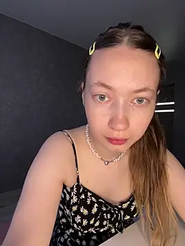 Holy Poly online show from 04.16.26