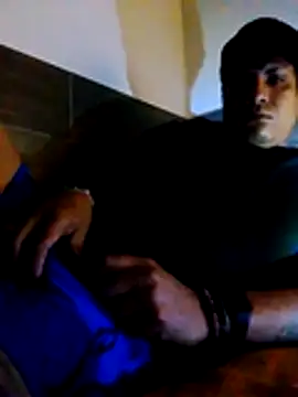 Snapshot of LogaBlade chatting on 12.20.25 LogaBlade online show from 12.20.25