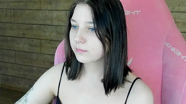 TinnaBurton online show from 02.10.26