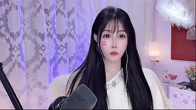 Laura 520 online show from 05.20.26