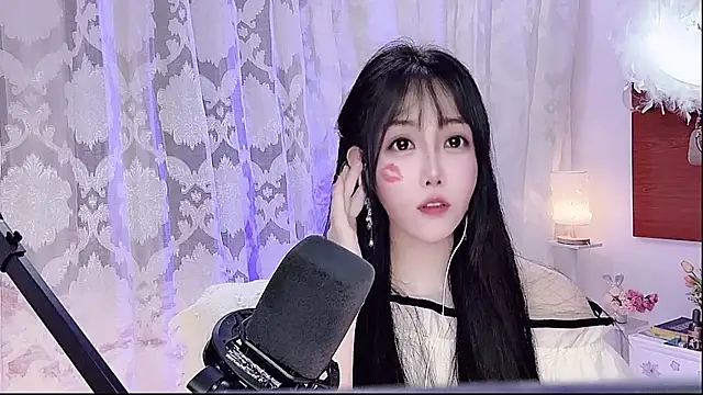 Laura 520 online show from 05.23.26