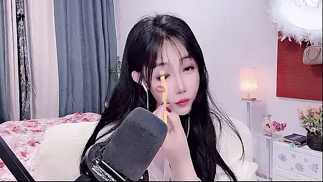Laura 520 online show from 05.26.26