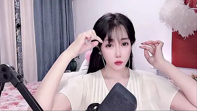 Laura 520 online show from 06.13.26