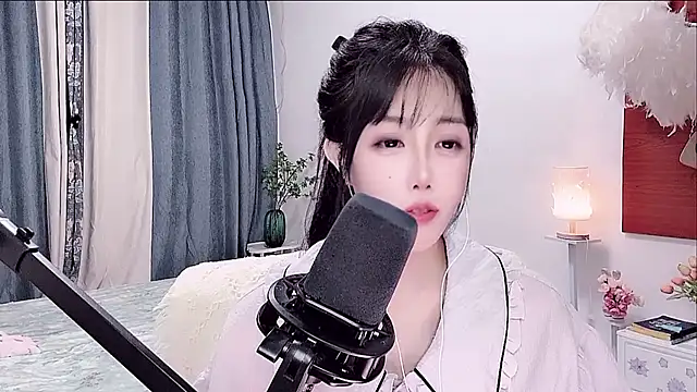 Laura 520 online show from 06.18.26