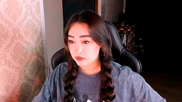 Snapshot of Emma_Uilson chatting on 07.28.26 Emma Uilson online show from 07.28.26