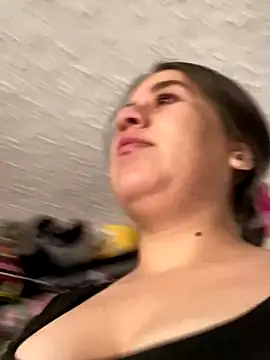 Scarlett Noire outdoors online show from 11.28.25