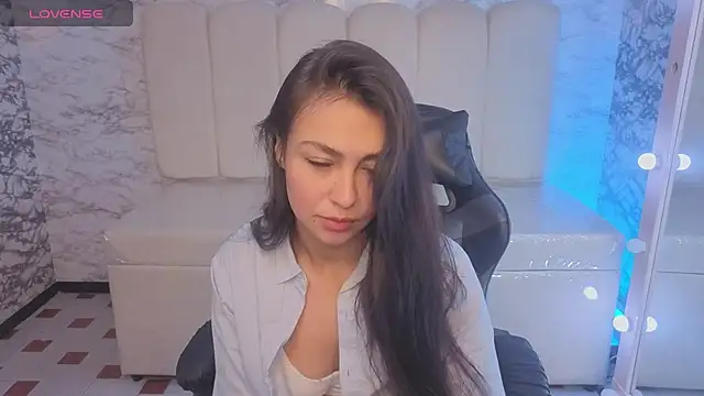 Maleja v  online show from 11.21.25