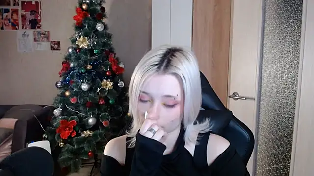 SophiaLur online show from 01.08.26