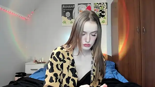 tinyglow online show from 05.04.26