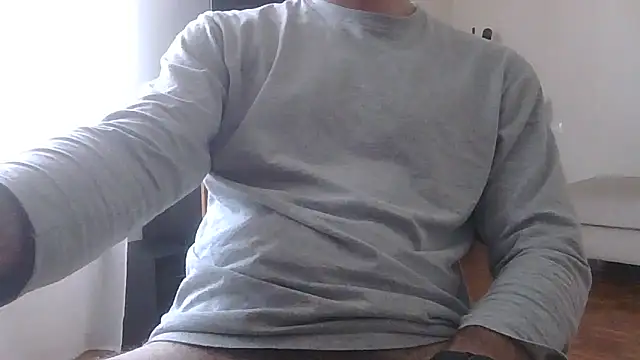 Snapshot of Ilsexyvizietto chatting on 04.16.26 Ilsexyvizietto online show from 04.16.26