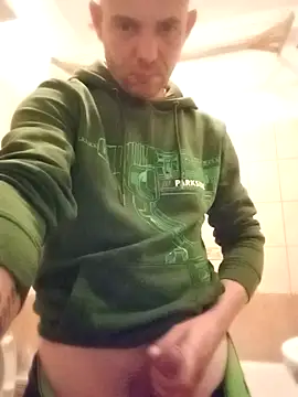 Snapshot of Motosz chatting on 12.01.25 Motosz online show from 12.01.25