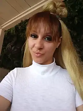 Snapshot of cleopatravodos chatting on 05.25.26 cleopatravodos online show from 05.25.26