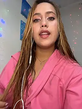 Snapshot of asshly20 chatting on 11.27.25 asshly20 online show from 11.27.25