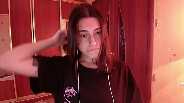 Snapshot of KristinaScott chatting on 04.03.26 KristinaScott online show from 04.03.26