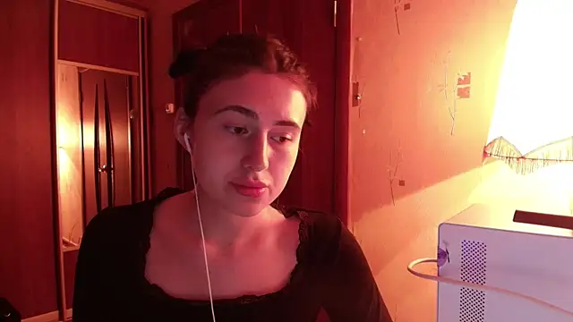 Snapshot of KristinaScott chatting on 04.05.26 KristinaScott online show from 04.05.26