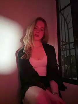 Snapshot of Josefinswe chatting on 11.27.25 Josefinswe online show from 11.27.25