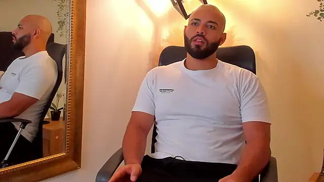 Snapshot of Chris_Varden chatting on 05.17.26 Chris Varden online show from 05.17.26