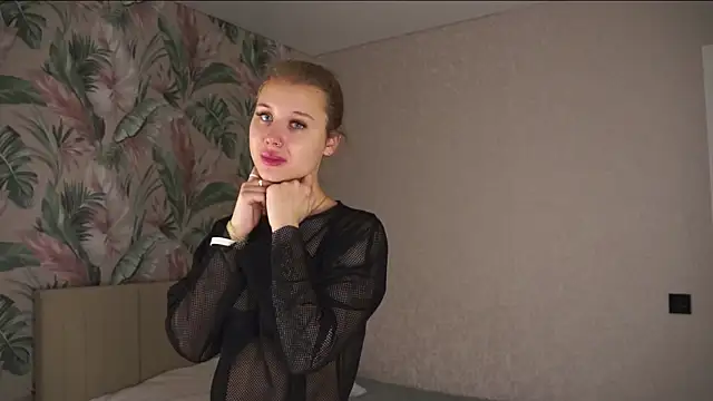 Snapshot of AnnabelleMaine chatting on 11.21.25 AnnabelleMaine online show from 11.21.25