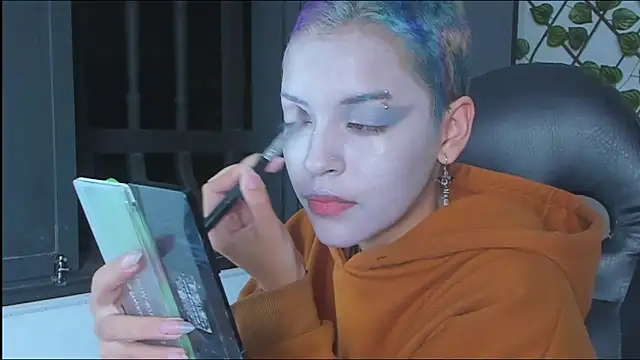 Snapshot of Anny_Kiitty chatting on 11.24.25 Anny Kiitty online show from 11.24.25