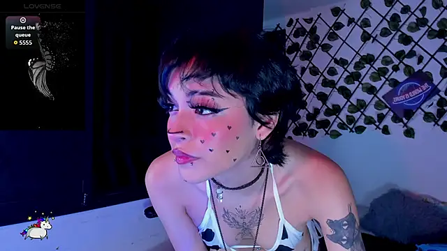 Snapshot of Anny_Kiitty chatting on 05.18.26 Anny Kiitty online show from 05.18.26
