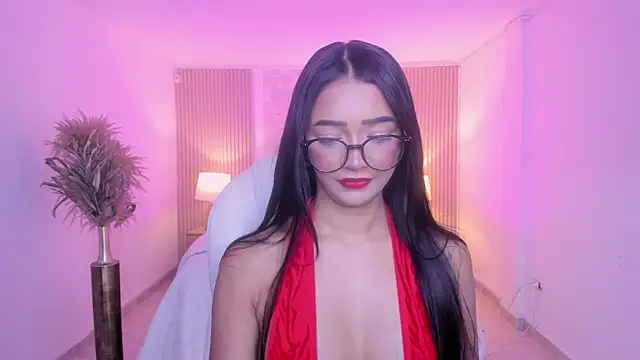 Snapshot of kylie_collins chatting on 05.21.26 kylie collins online show from 05.21.26
