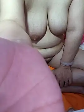 Snapshot of yang-aa chatting on 02.26.26 yang-aa online show from 02.26.26