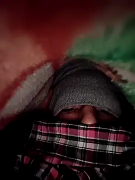 Snapshot of DesiAnita3693 chatting on 12.17.25 DesiAnita3693 online show from 12.17.25