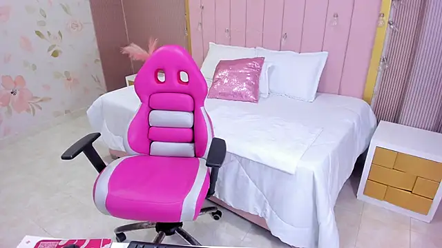 Kendall curves online show from 11.24.25