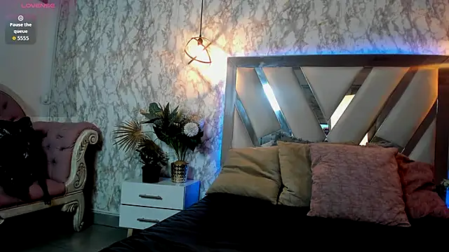 LILITH LIBELULA online show from 12.15.25