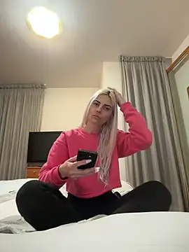 feliciafelon online show from 04.12.26