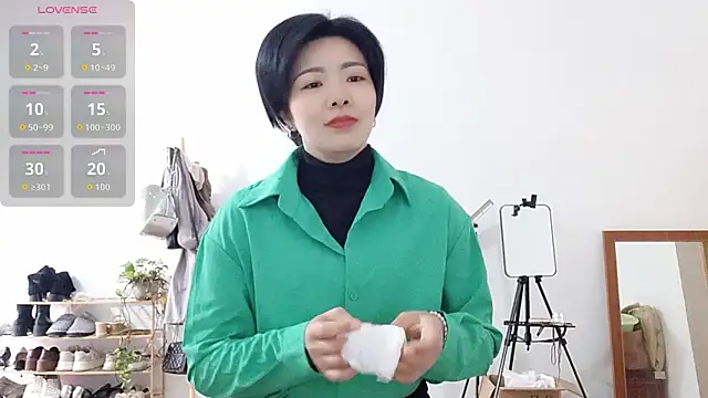 Snapshot of adele8731 chatting on 12.05.25 adele8731 online show from 12.05.25