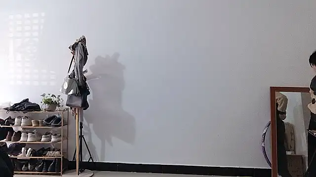 Snapshot of adele8731 chatting on 12.18.25 adele8731 online show from 12.18.25