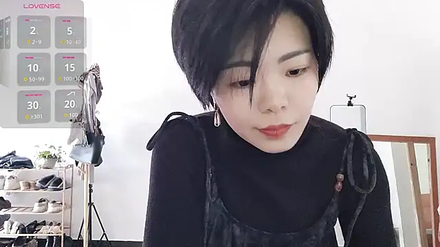 Snapshot of adele8731 chatting on 12.19.25 adele8731 online show from 12.19.25