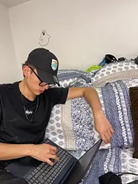 Boyfriend-Hot online show from 02.13.26