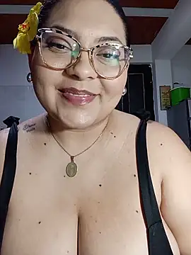 Snapshot of Anna_Lucia88 chatting on 06.14.26 Anna Lucia88 online show from 06.14.26