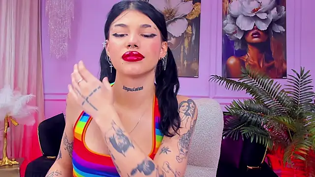 Snapshot of YasminWild chatting on 12.02.25 YasminWild online show from 12.02.25