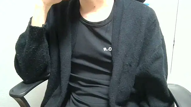 Snapshot of minhyuck001 chatting on 11.20.25 minhyuck001 online show from 11.20.25