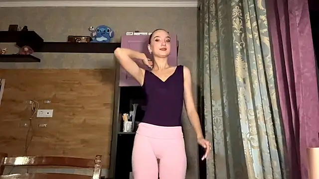 Snapshot of BrocadedEmulsion chatting on 11.21.25 BrocadedEmulsion online show from 11.21.25