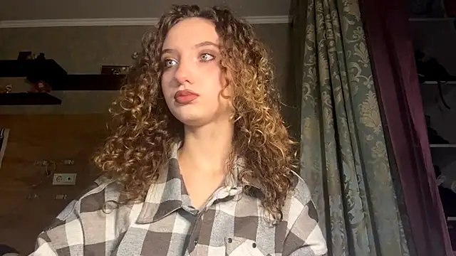 Snapshot of BrocadedEmulsion chatting on 11.24.25 BrocadedEmulsion online show from 11.24.25