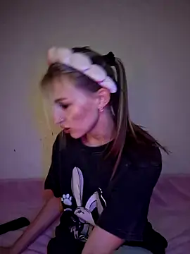 carolinakis  online show from 11.18.25