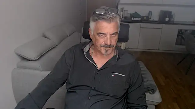 Snapshot of Buidapest chatting on 01.08.26 Buidapest online show from 01.08.26