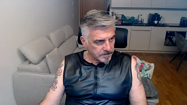 Buidapest online show from 02.18.26